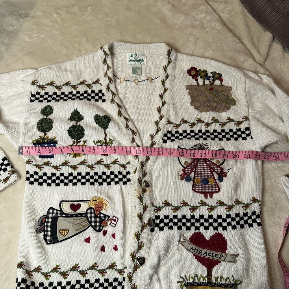 Funky fall angel grandma cardigan with checkerboard pattern details / medium - Picture 4 of 9